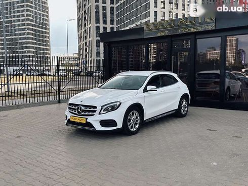 Mercedes-Benz GLA-Класс 2019 - фото 3