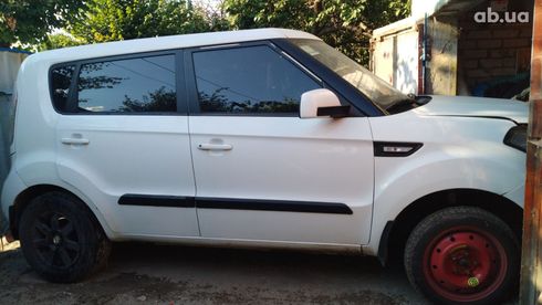 Kia Soul 2011 белый - фото 4