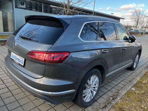 Volkswagen Touareg 2021 - фото 3