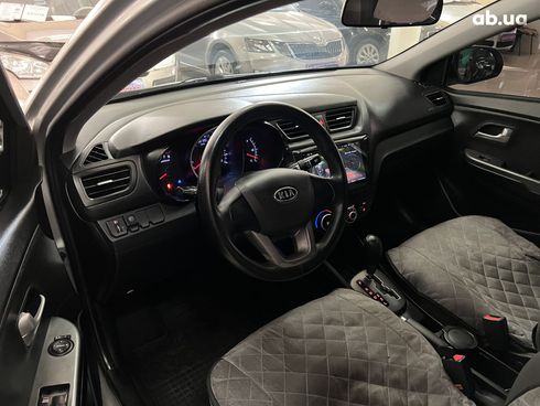 Kia Rio 2012 серебристый - фото 14