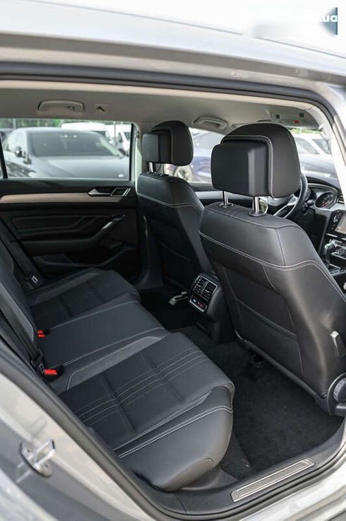 Volkswagen passat alltrack 2020 - фото 25