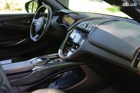 Aston Martin DBX 2021 - фото 18