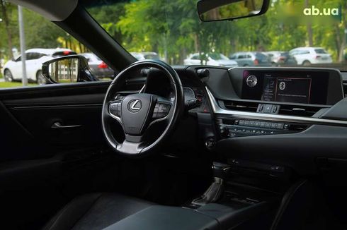 Lexus ES 2018 - фото 11