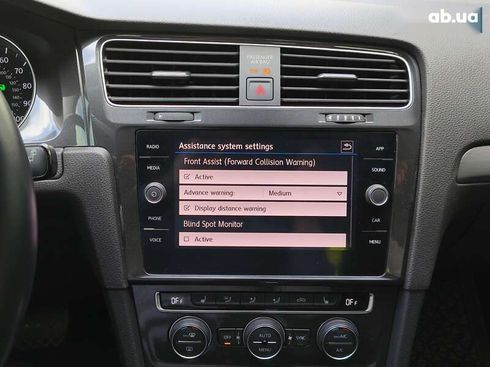 Volkswagen e-Golf 2019 - фото 23