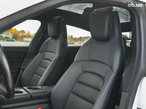 Porsche Taycan 2021 - фото 13