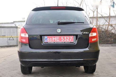 Skoda Fabia 2012 - фото 10
