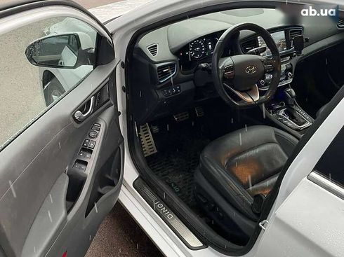 Hyundai Ioniq 2016 - фото 29