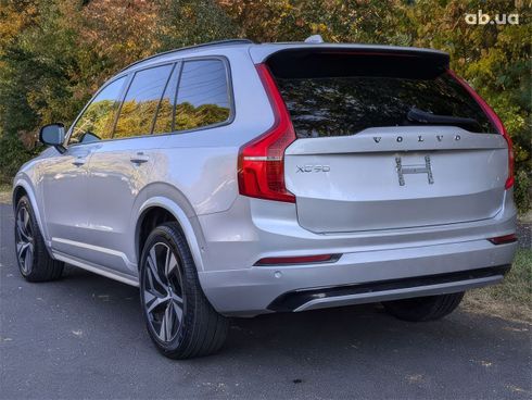 Volvo XC90 2022 серебристый - фото 8