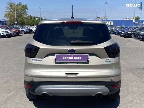 Ford Escape 2016 - фото 8
