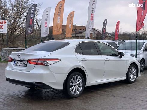 Toyota Camry 2019 - фото 13