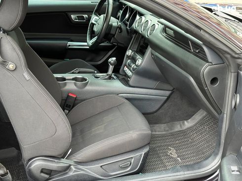 Ford Mustang 2022 черный - фото 36