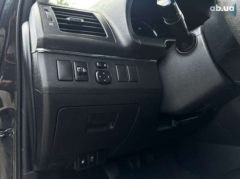 Toyota Avensis 2010 - фото 28