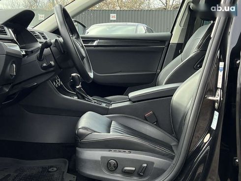 Skoda Superb 2021 - фото 30