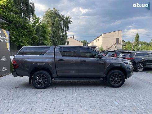 Toyota Hilux 2022 - фото 13