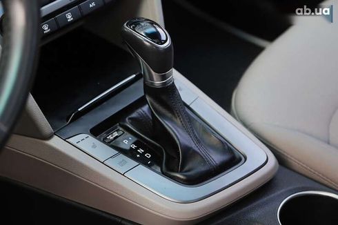 Hyundai Elantra 2018 - фото 21