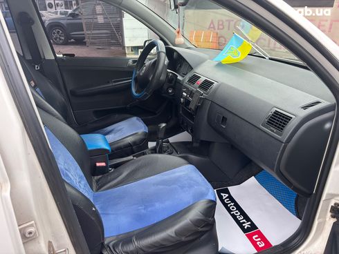 Skoda Fabia 2006 белый - фото 29