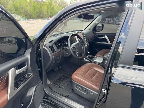 Toyota Land Cruiser 2017 - фото 13