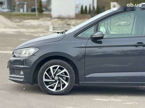 Volkswagen Touran 2018 - фото 11