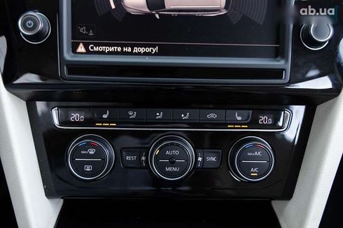 Volkswagen Passat 2015 - фото 24
