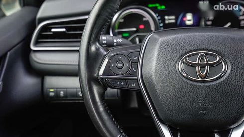 Toyota Camry 2020 - фото 18