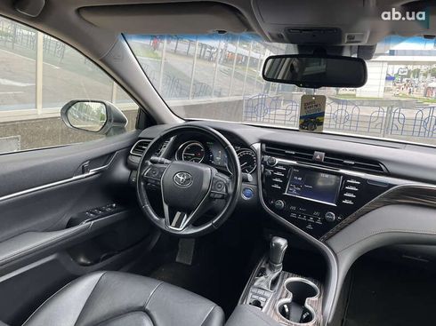 Toyota Camry 2020 - фото 20