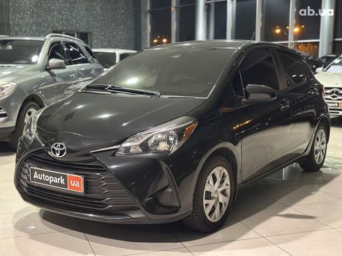 Toyota Yaris 2018 черный - фото 7