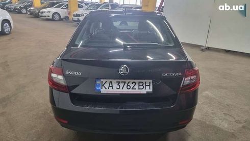 Skoda Octavia 2020 - фото 17