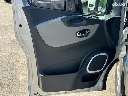 Renault Trafic 2016 серый - фото 17