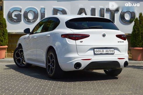 Alfa Romeo Stelvio 2021 - фото 17