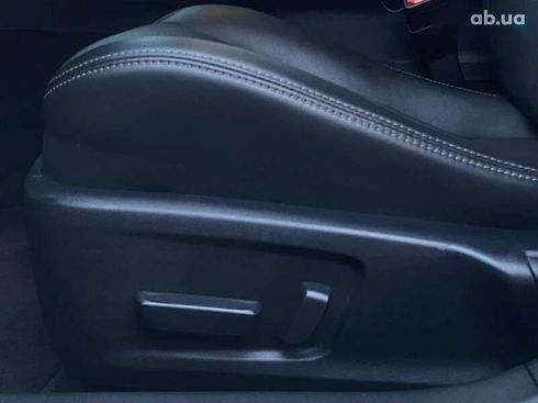 Lexus IS 2021 - фото 15