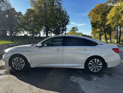 Honda Accord 2018 белый - фото 19