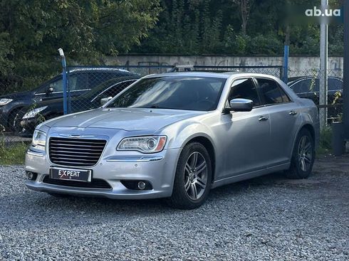 Chrysler 300C 2012 - фото 3