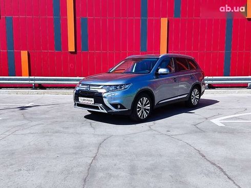 Mitsubishi Outlander 2021 - фото 4