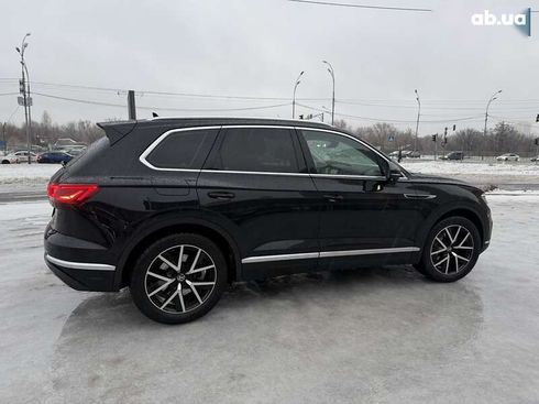 Volkswagen Touareg 2022 - фото 8