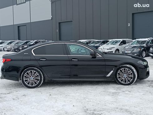 BMW 5 серия 2017 черный - фото 15