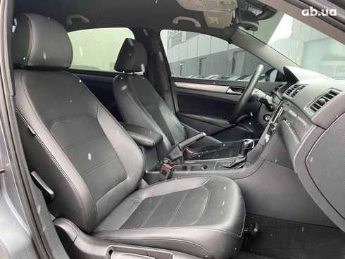 Volkswagen Passat 2012 серый - фото 14