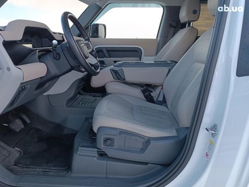 Land Rover Defender 2021 белый - фото 21