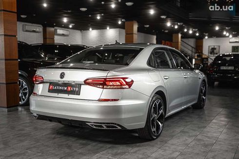 Volkswagen Passat 2020 - фото 17