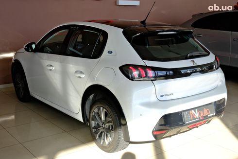 Peugeot e-208 2020 белый - фото 6