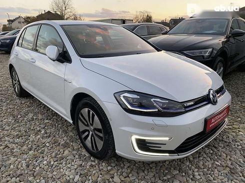 Volkswagen e-Golf 2019 - фото 24