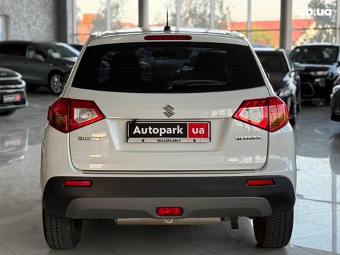 Suzuki Vitara 2018 белый - фото 6