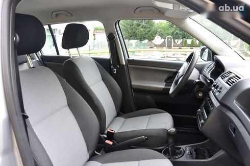Skoda Fabia 2011 - фото 28