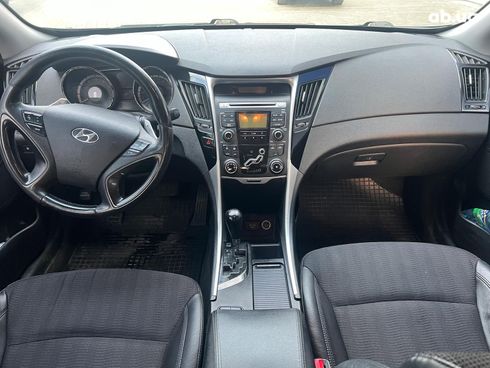 Hyundai Sonata 2012 серый - фото 18