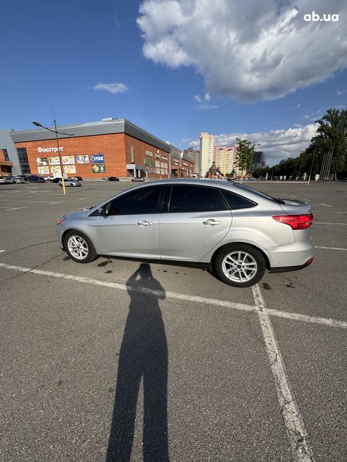 Ford Focus 2018 серебристый - фото 3