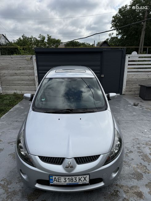 Mitsubishi Grandis 2005 серебристый - фото 15