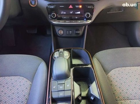 Hyundai Ioniq 2017 - фото 16