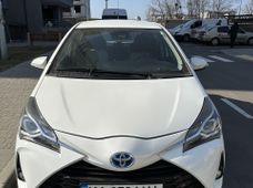 Купить хетчбэк Toyota Yaris Hybrid бу Киев - купить на Автобазаре