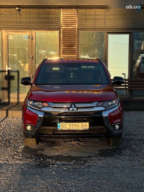 Mitsubishi Outlander 2018 - фото 4