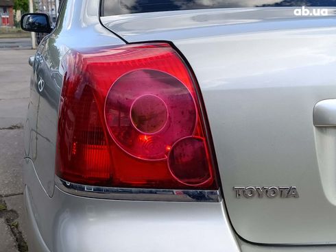 Toyota Avensis 2004 серый - фото 9