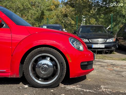 Volkswagen Beetle 2012 красный - фото 11